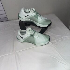 Nike Women's Mint Green Athletic Shoes